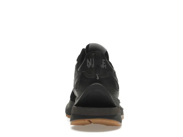 NIKEE VAPORWAFFLE SACAI BLACK GUM