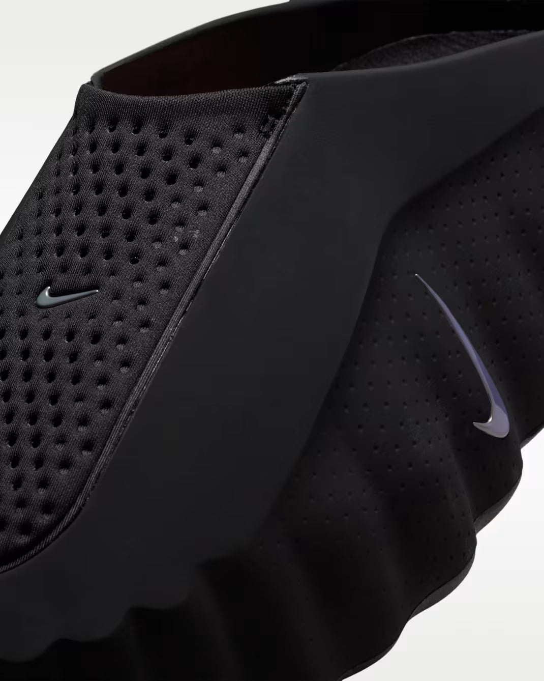 Nike Mind 001 Men's Pregame Mules (Black)