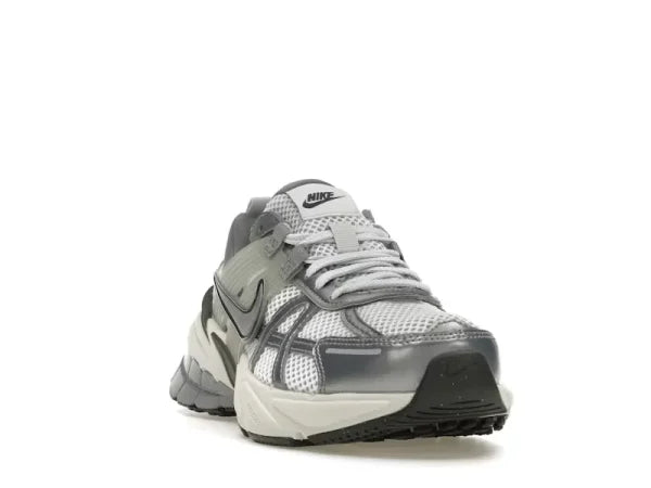 V2K RUN PLATINUM GRAY AND SILVER