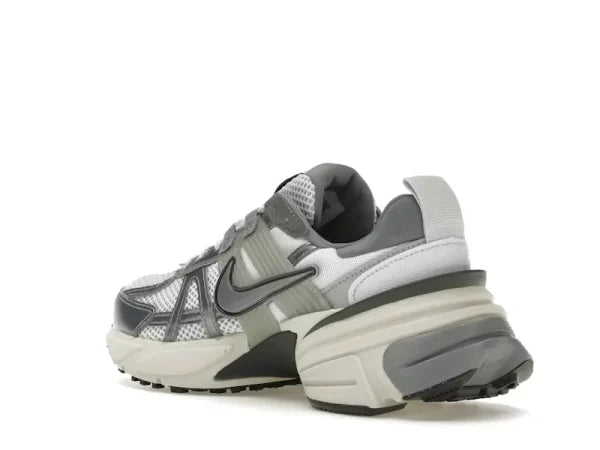 V2K RUN PLATINUM GRAY AND SILVER