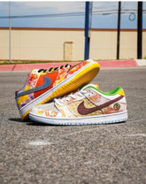 nikee sb dunk low street hawker 2021