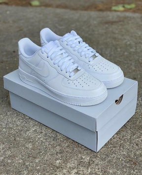 .Nikee Airforce 1 white pure leather for men