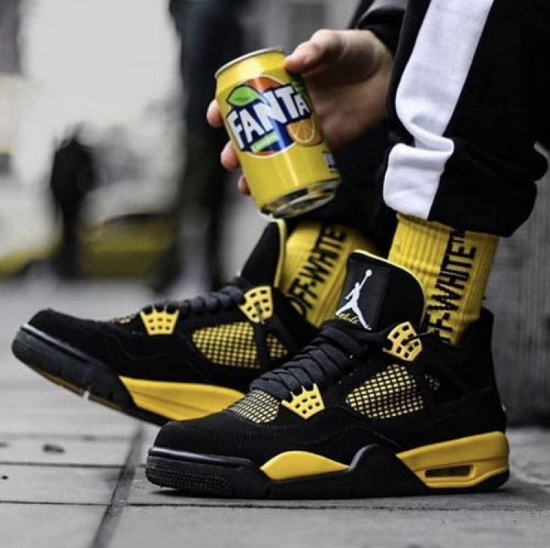 Air Jordan Retro 4 Thunder Sale