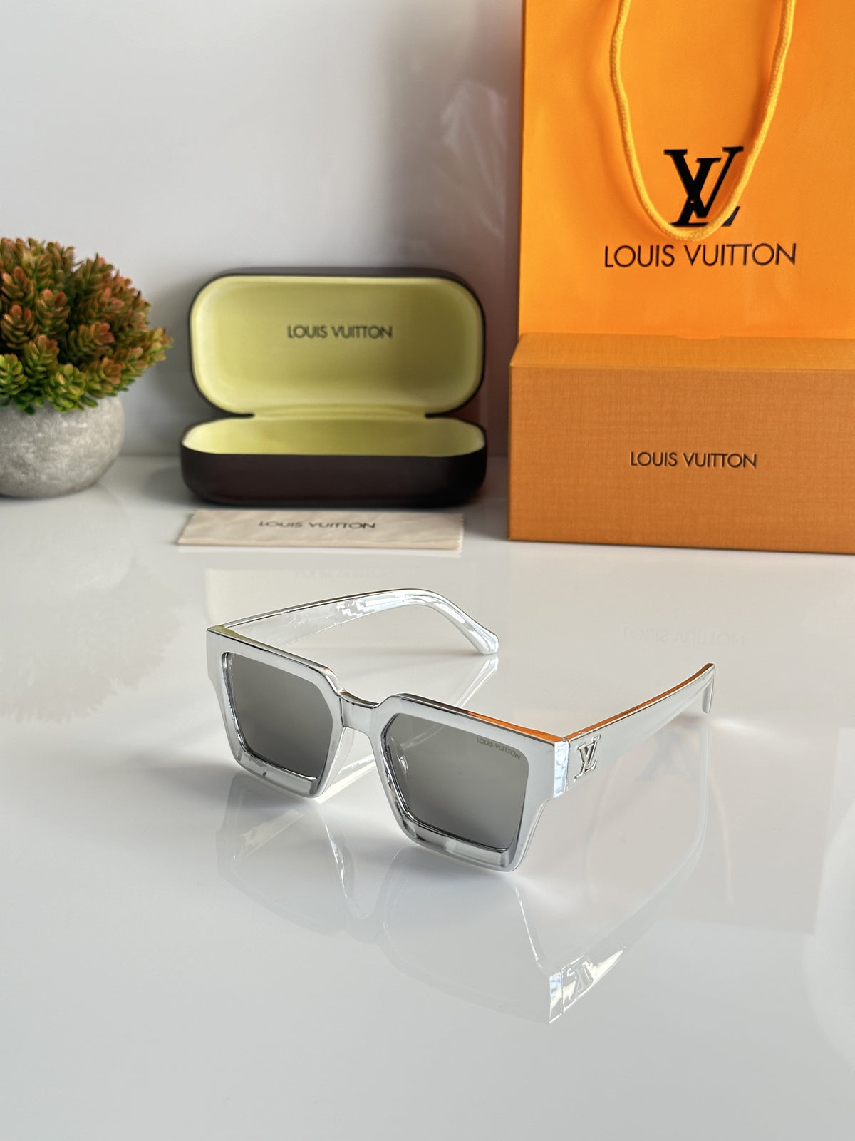 Louis Vuitton 1505 silver mercury