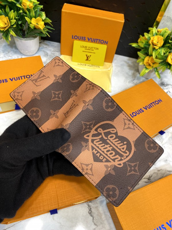 LOUIS VUITTON WALLET V242