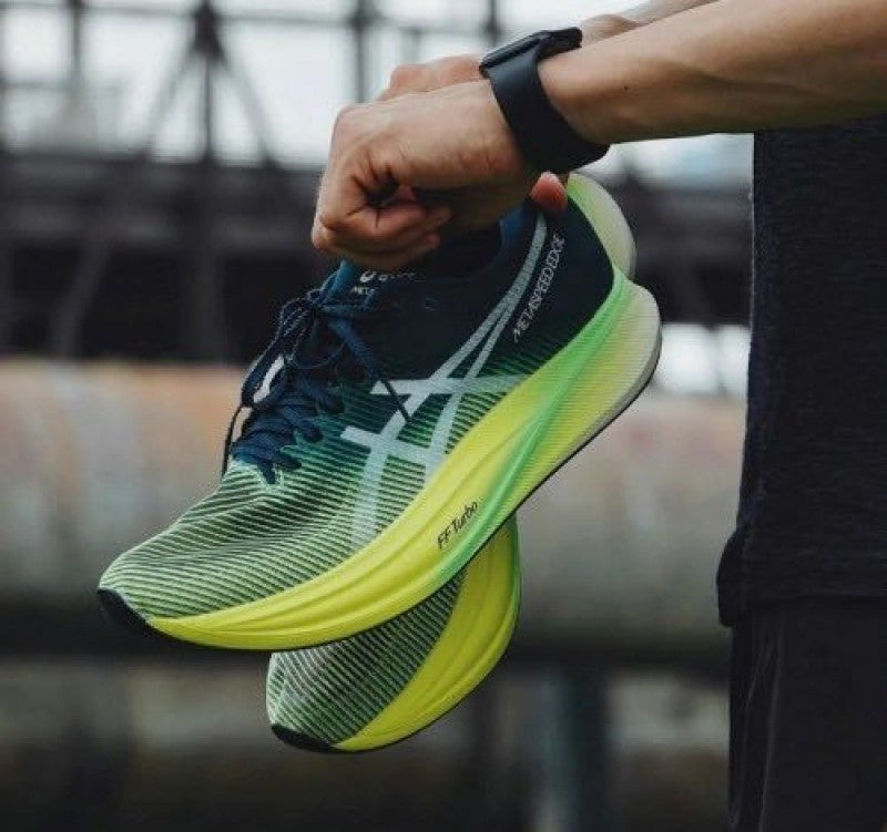 ASICS metaspeed sky neon volt