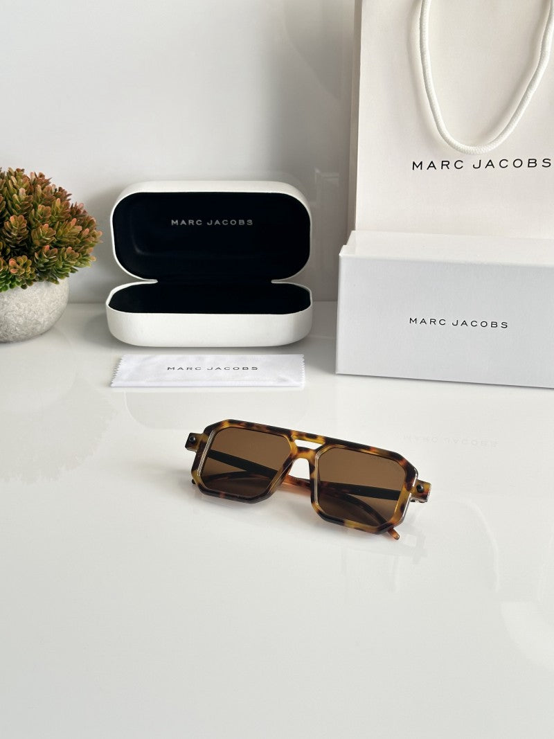 Marc Jacobs 8709 Tiger Brown