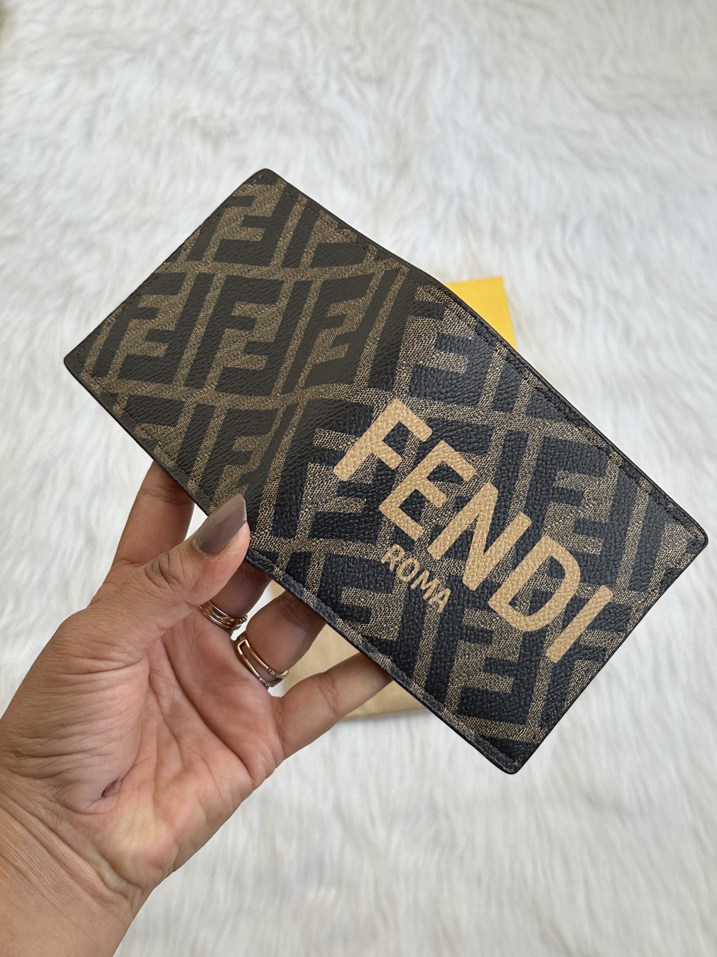 Fendi 49 Men Wallet With Original Box Dustcover