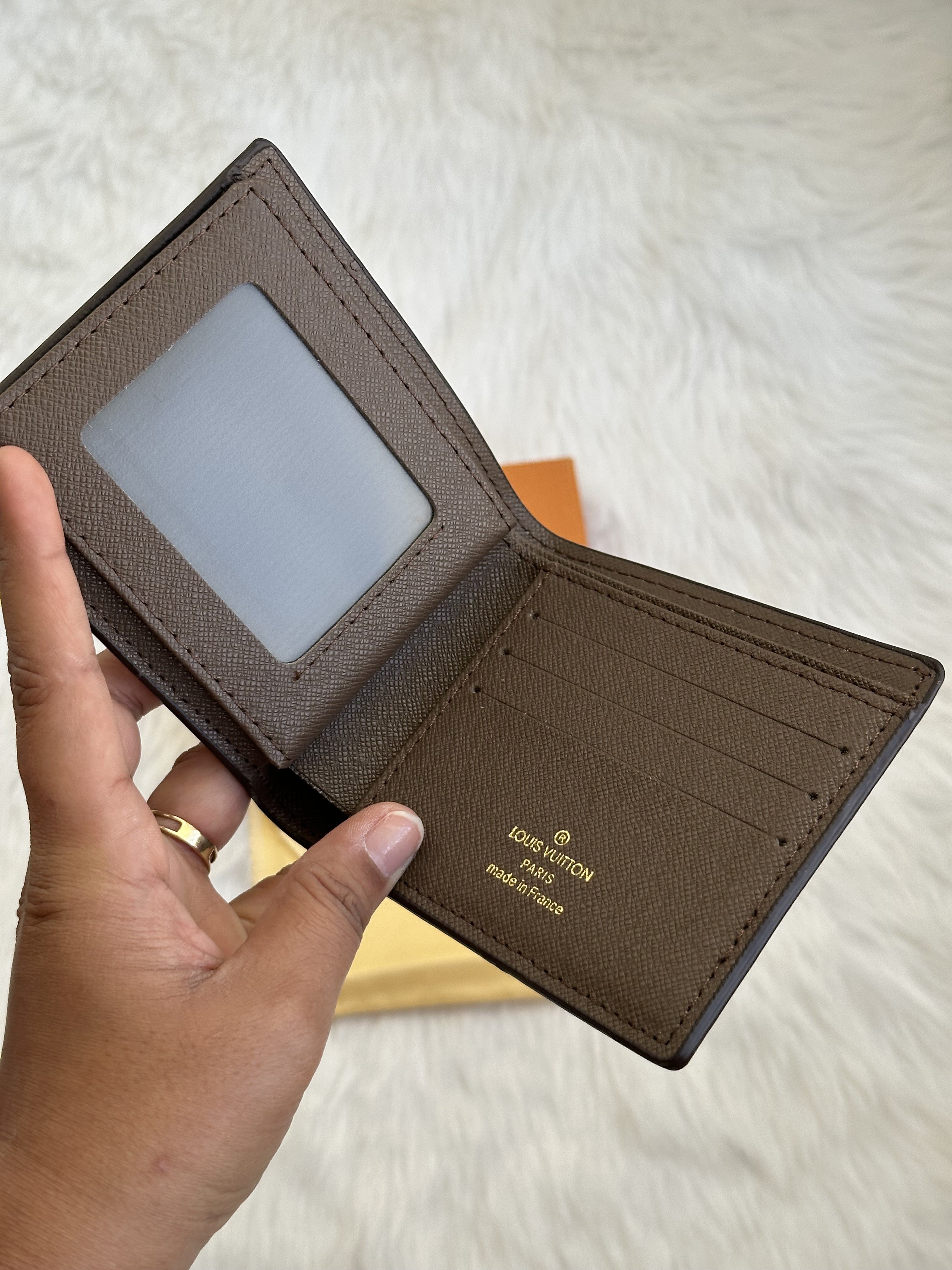 Louis Vuitton 22 Mens Wallet With Original Box & Dust Cover