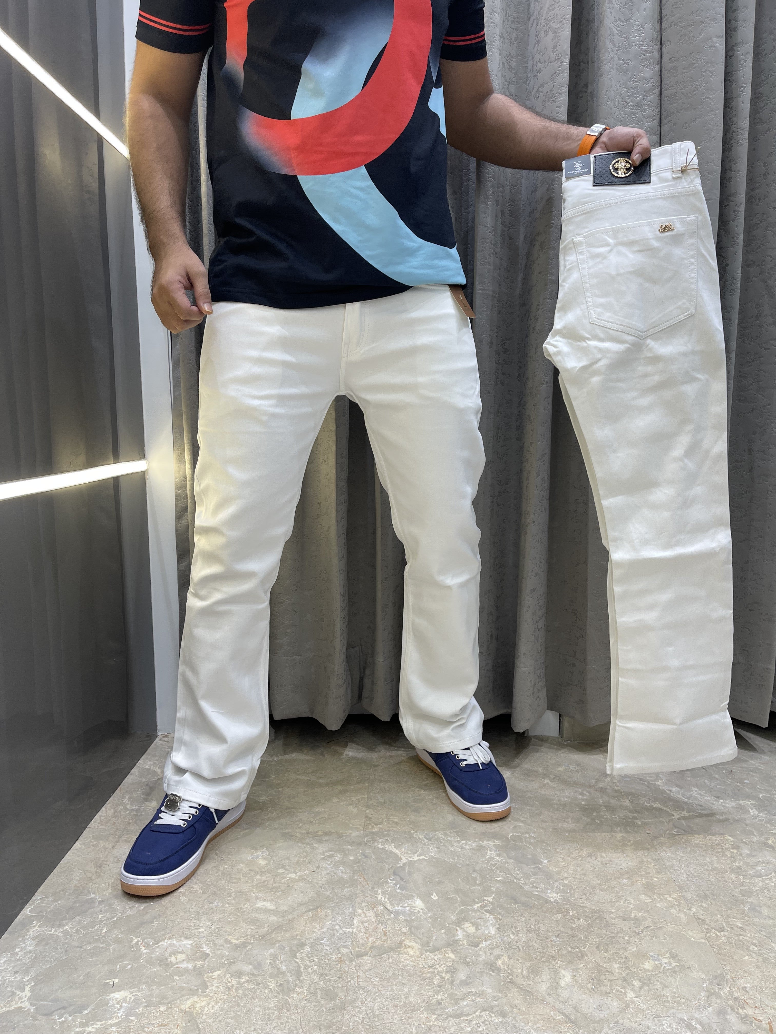 LOUIS VUITTO N WHITE BOOT CUT PREMIUM DENIM