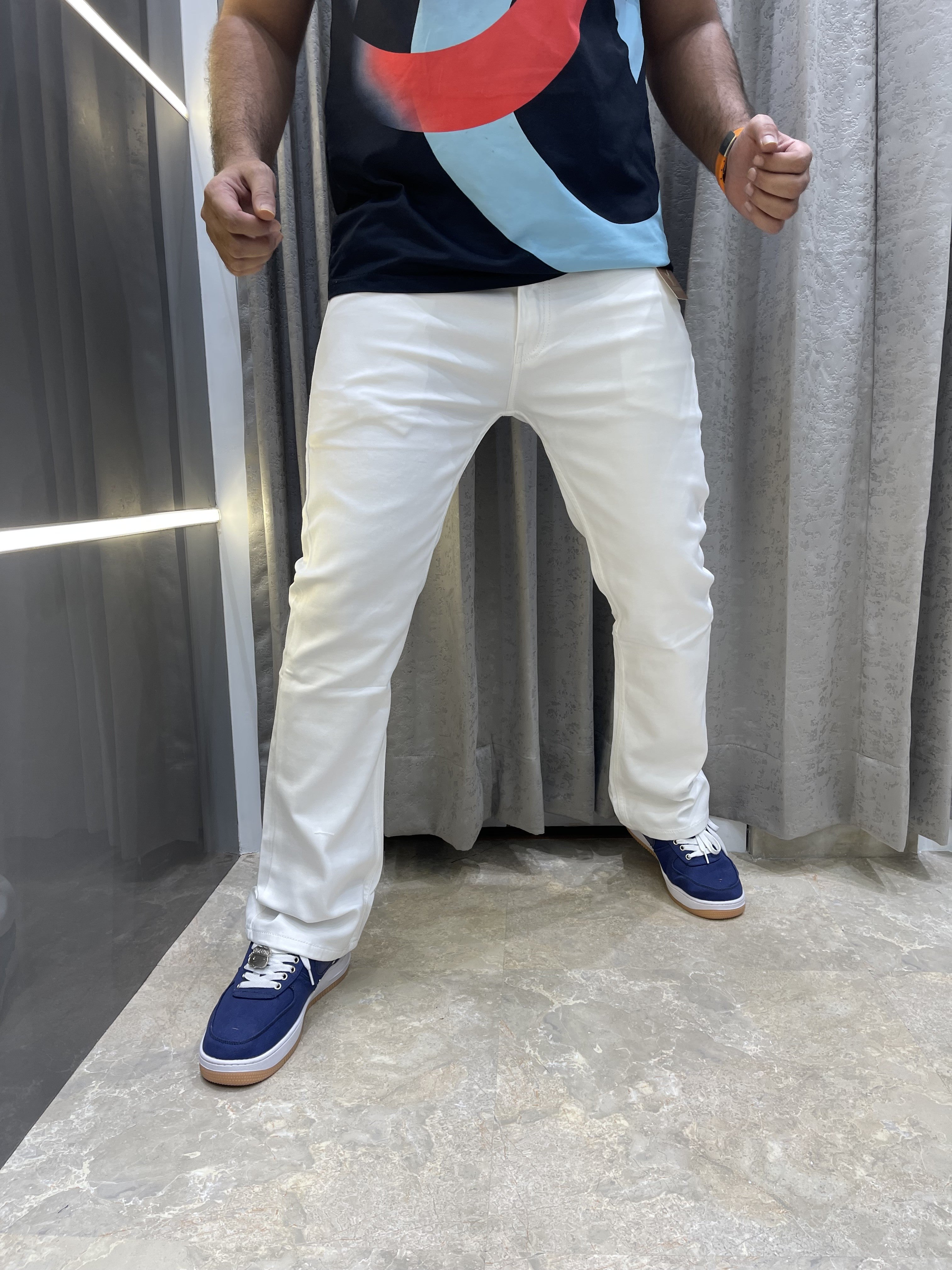 LOUIS VUITTO N WHITE BOOT CUT PREMIUM DENIM