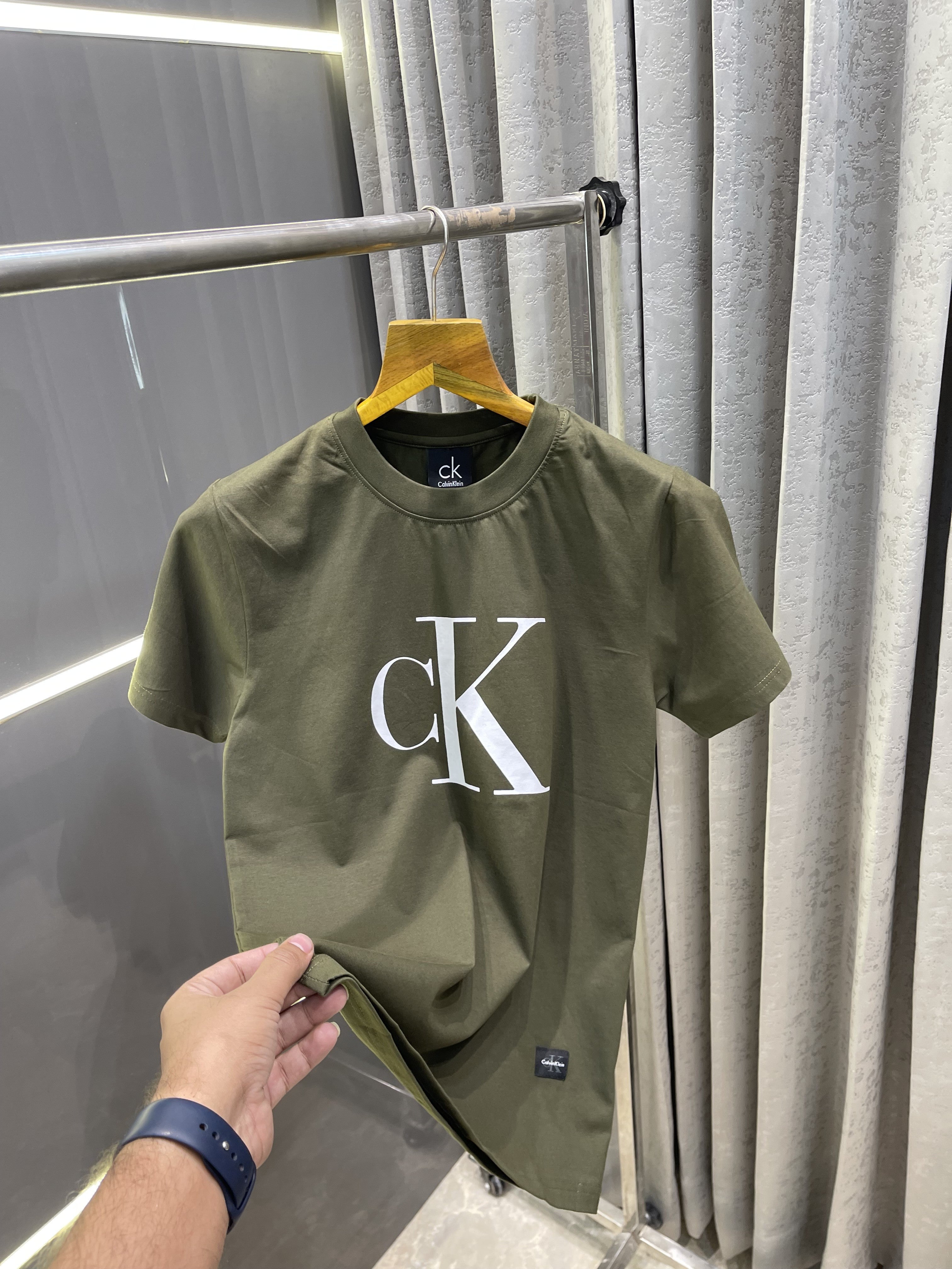 CALVIN KLEI.N OLIVE GREEN PRINTED PREMIUM T-SHIRT