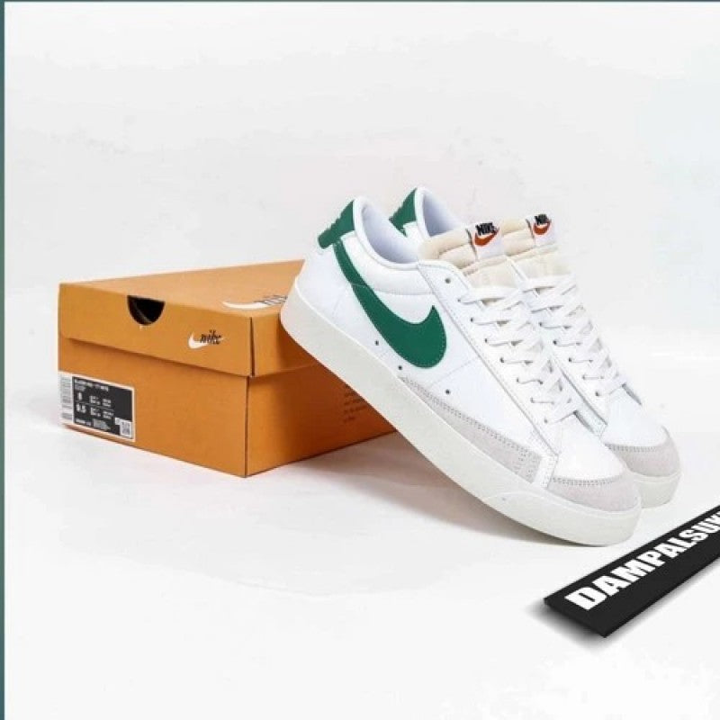 Nikee Blazer low 77 vintage white pine green