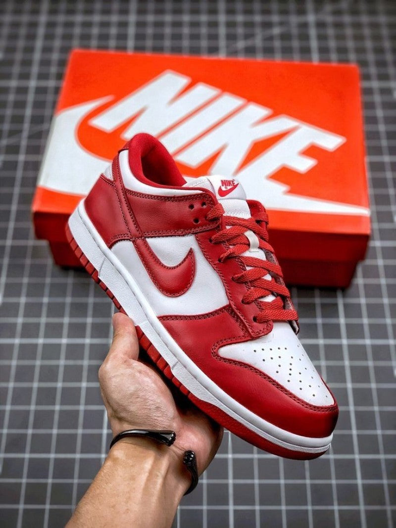 Nikee dunk low nature white gym red