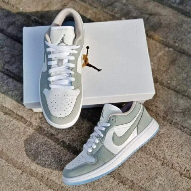Air Jordan wolf gray with extra laces
