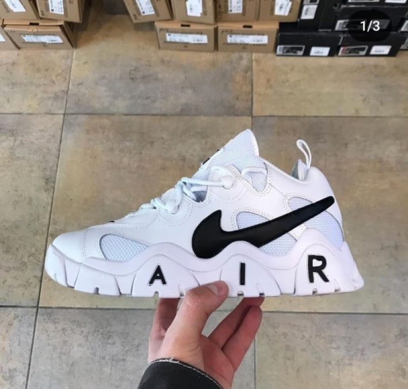 Nikee Air barrage low white black