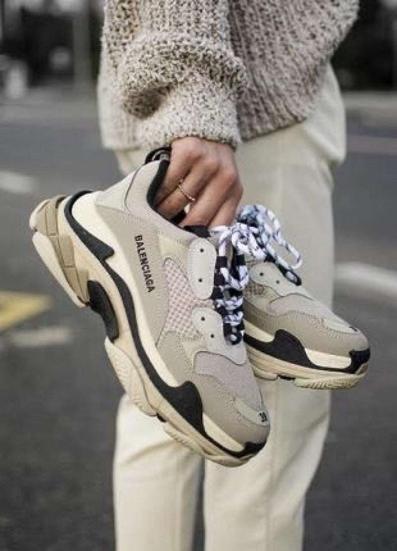 Balenciagaa Triple s brige black
