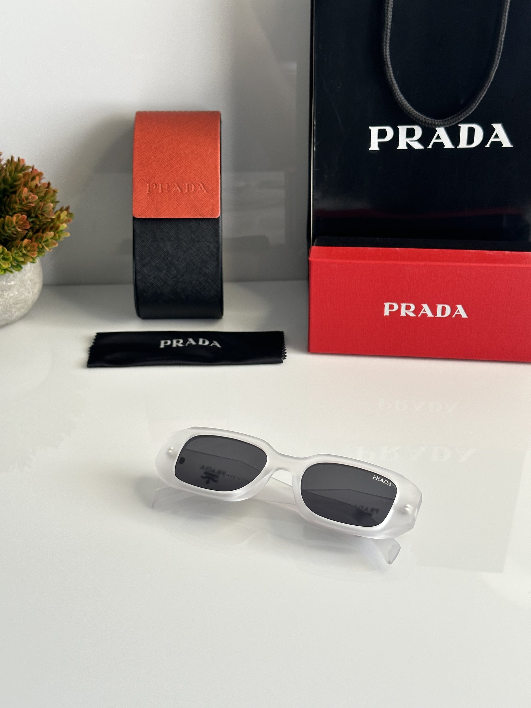 Prada 8679 Ice Black