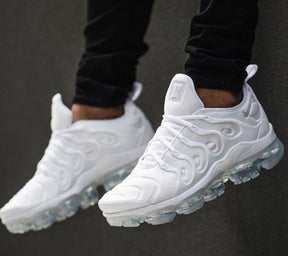 Nik ee Vapormax Plus White 238