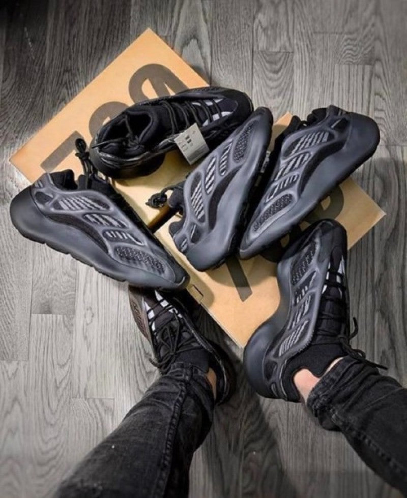 Adidass yeezy boost 700 v3 alvah