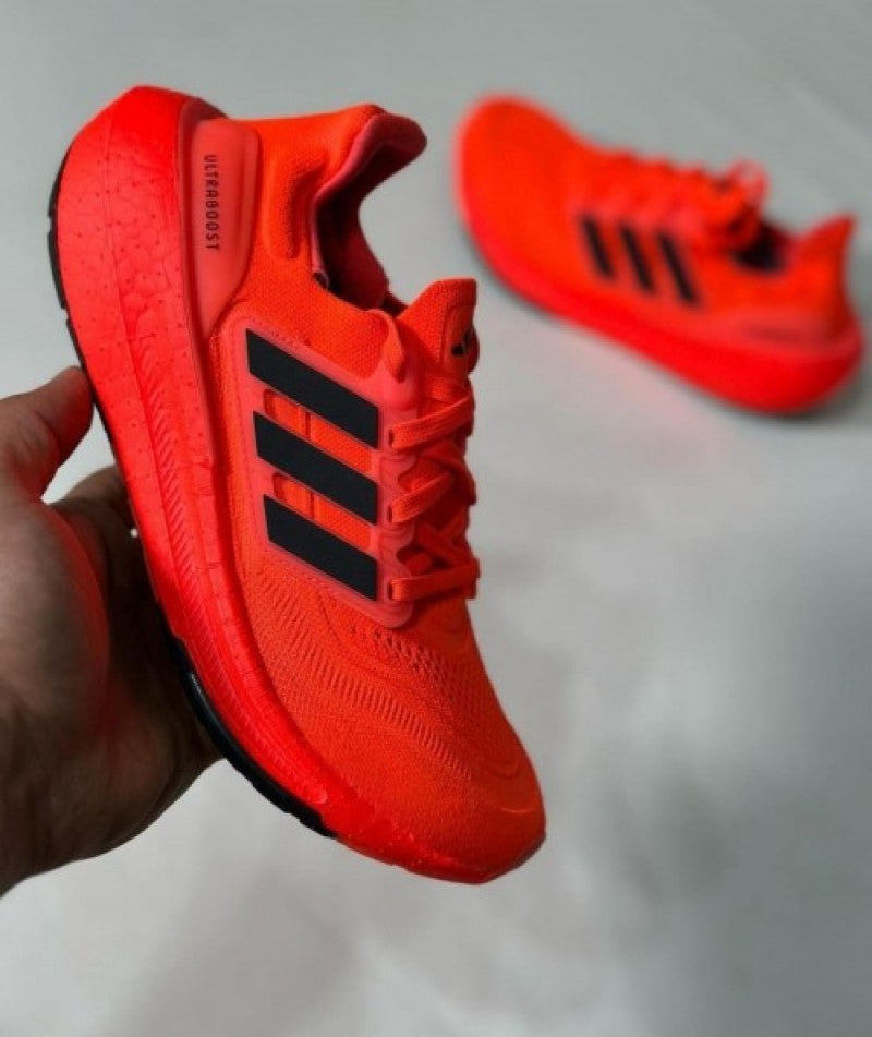Adidass Ultraboost 23 solar red