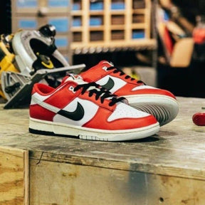 NIKE SB DUNK LOW CHICAGO SPLIT RED