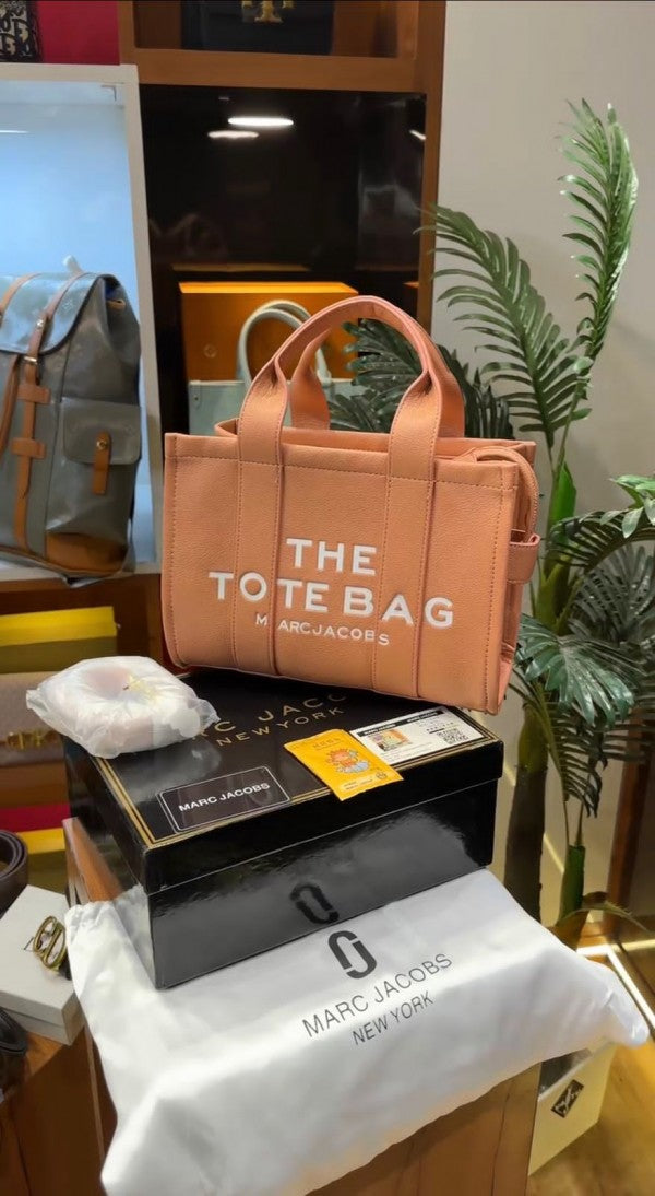 MARC JACOBS THE TOTE BAG