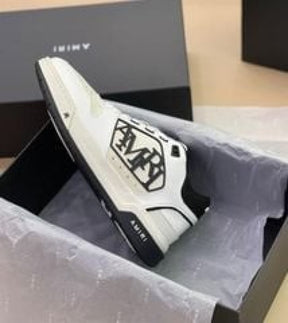 I classic low top sneakers white black