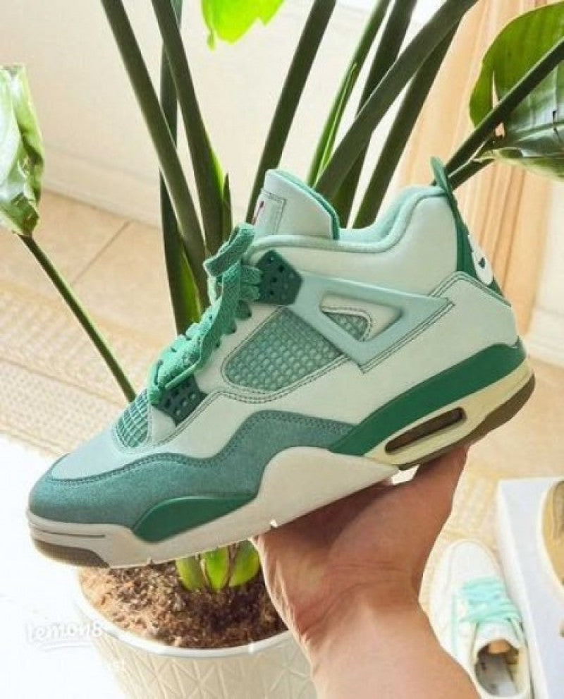 Nikee Air Jordan 4 First Class fix