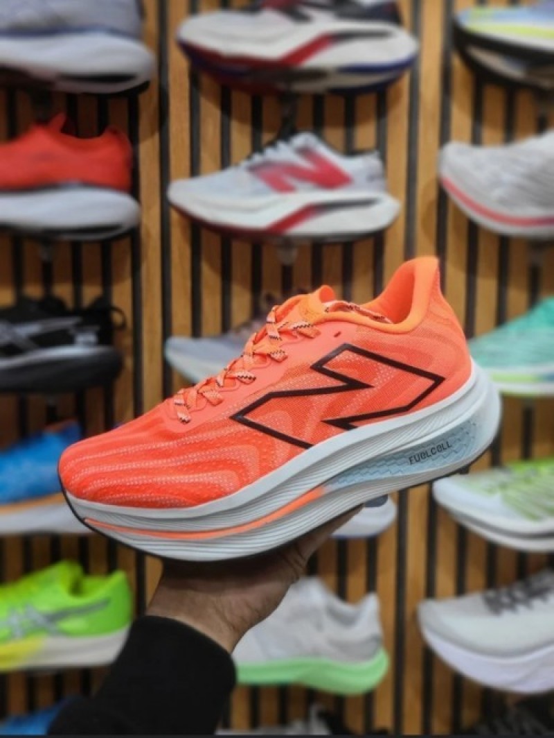 new balance fuel cell super comp trainer v 2 ORANGE