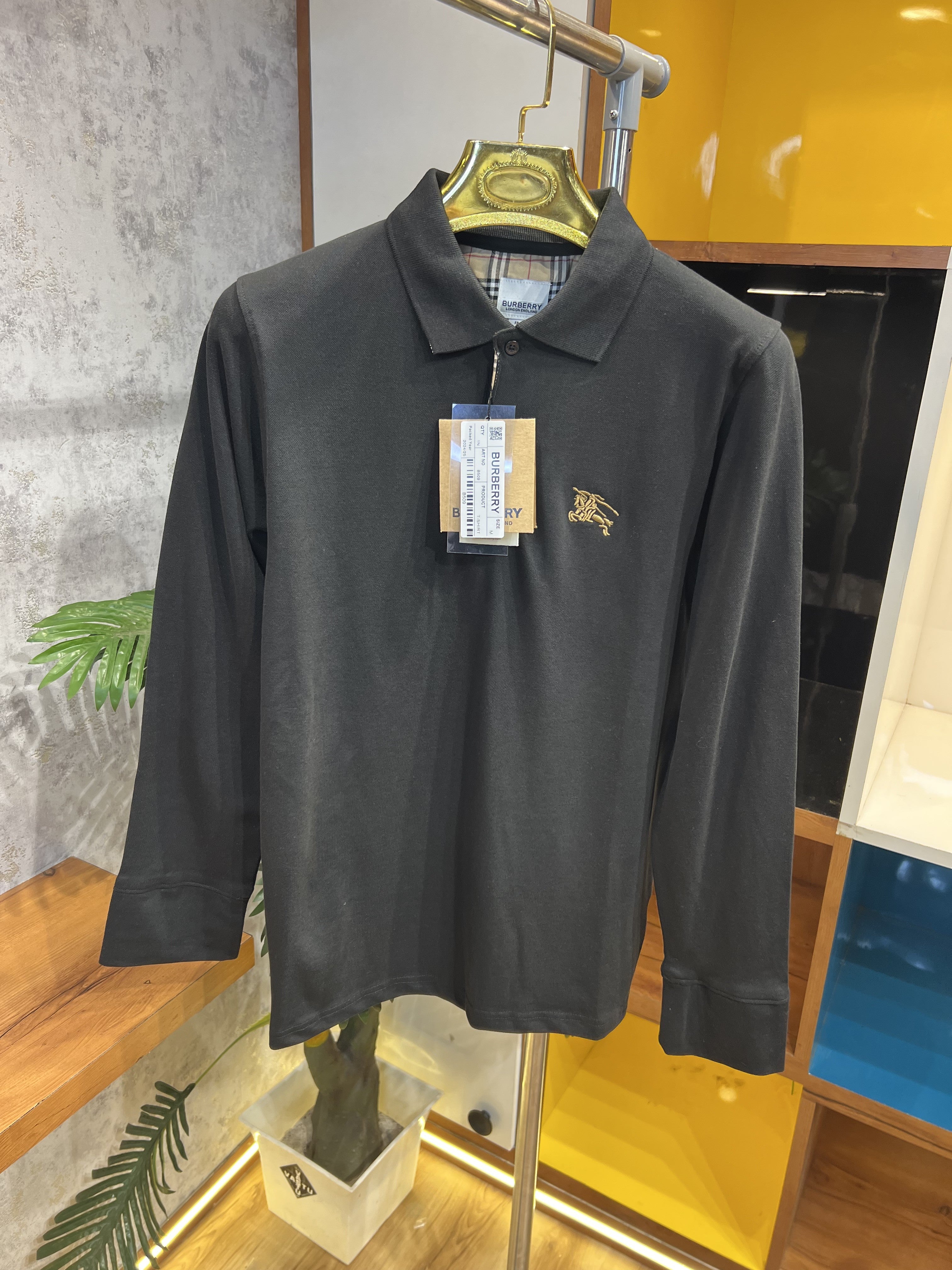 BURBERR Y FULL SLEEVES BLACK