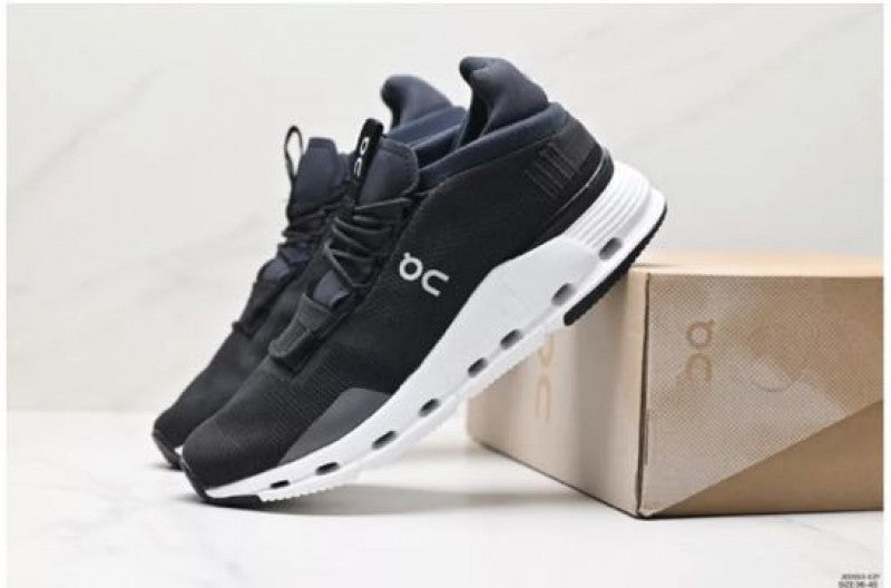 On Cloud Nova Black White