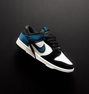 dunk low industrial blue semi ua with extra laces As3