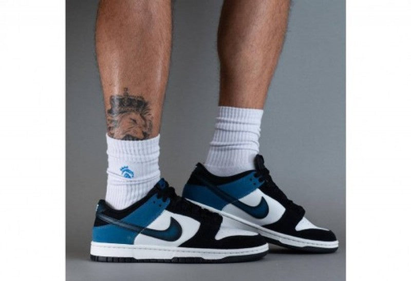 dunk low industrial blue semi ua with extra laces As3