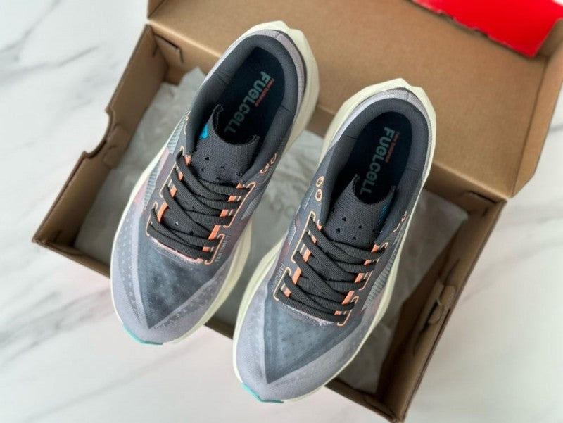 New Balance FuelCell SuperComp Elite v4 Sneakers