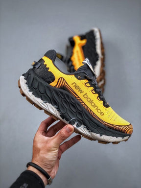 New Balanc e Fresh Foam X More V3