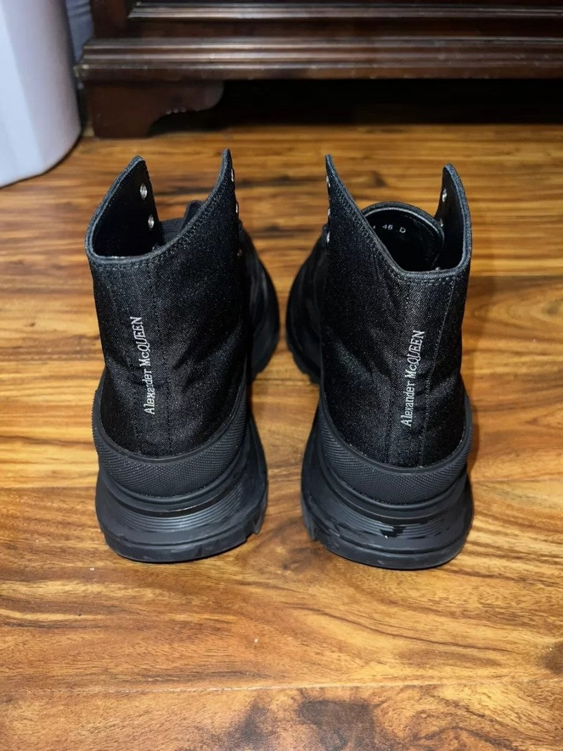 Alexander McQueen Wmns Tread Slick High Black