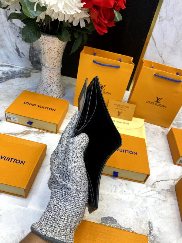 LOUIS VUITTON WALLET V571