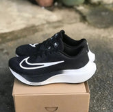 Nikee Zoom Fly Black White