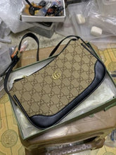 GUCC  I  BAG G21