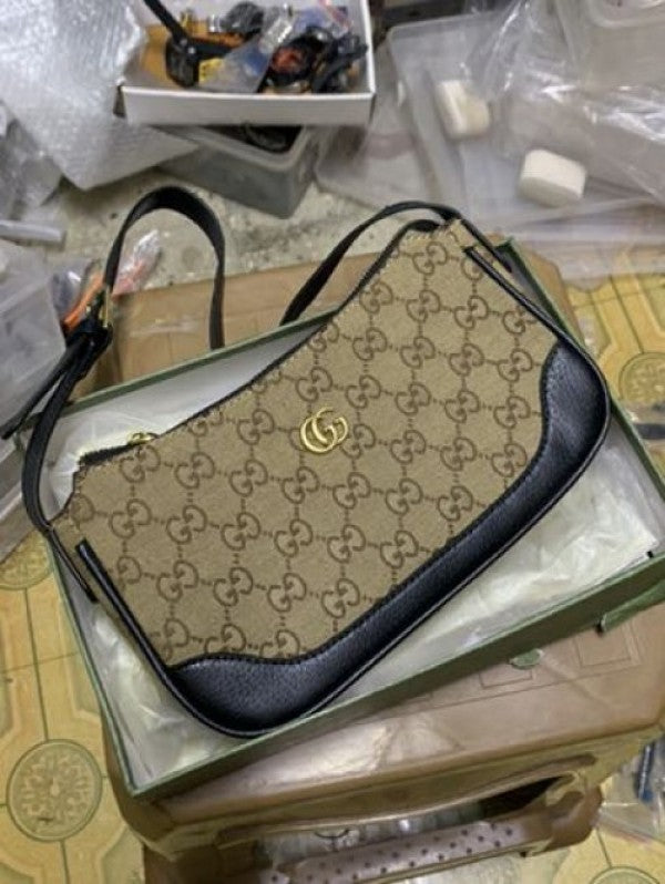 GUCC  I  BAG G21