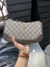 GUCC  I SLING WITH BOX