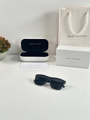 Marc Jacobs 6000 Black