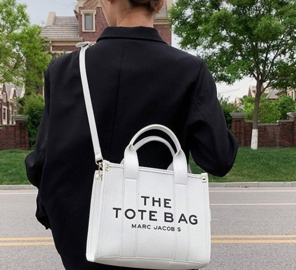MARC JACOBS WHITE TOTE  DUST BAG