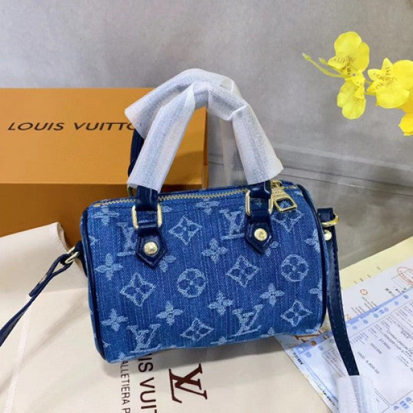 louis vuitton multi small pochette with magnetic box 42
