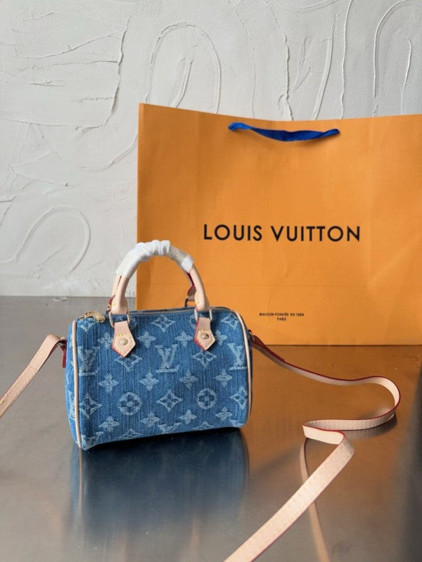 louis vuitton multi small pochette with magnetic box 44