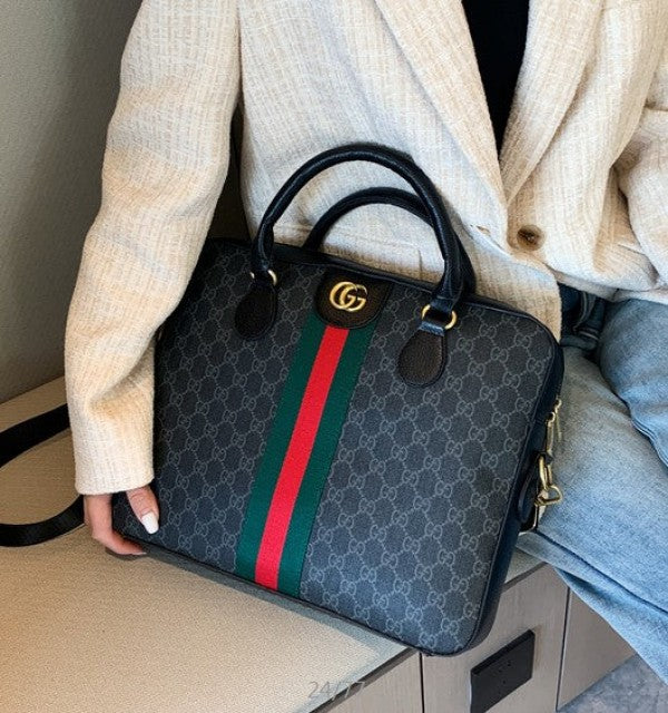 GUCC  I laptop bag  hand bag with belt 124