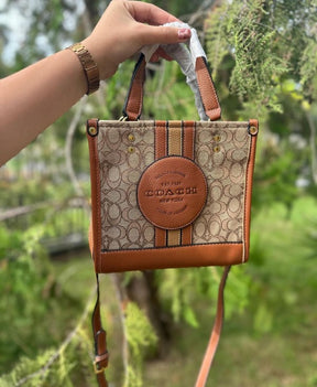 COAC  H Womens Dempsey Tote   Stripe Patch with magnetic box 149