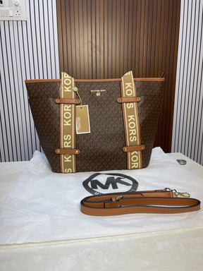 Michael  kors  maeve large tote bag( dust bag sling belt) 89