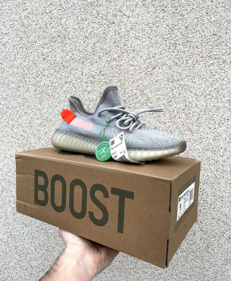 Adidass Yeezy boost 350 Tail light
